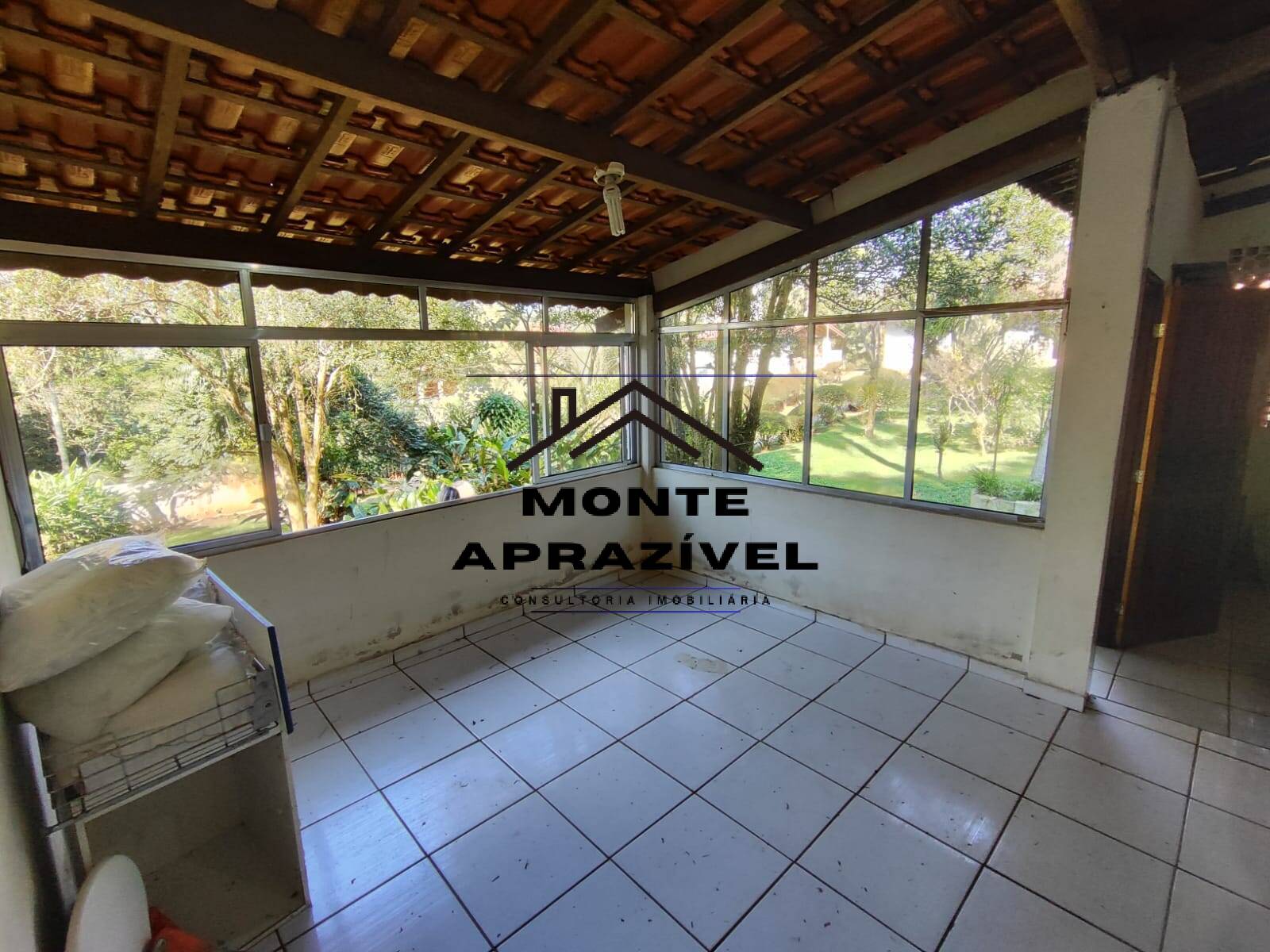 Chácara à venda com 3 quartos, 3000m² - Foto 8