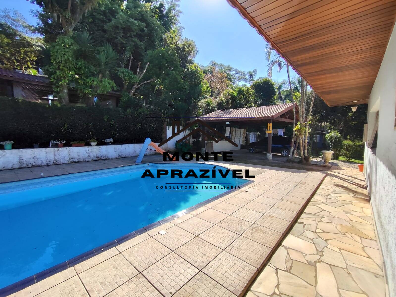 Chácara à venda com 3 quartos, 3000m² - Foto 1