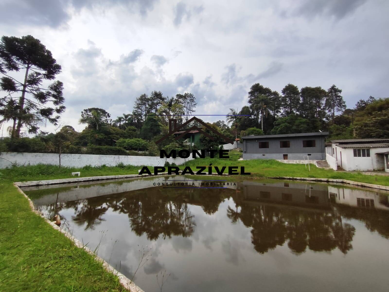 Chácara à venda e aluguel com 5 quartos, 9800m² - Foto 1