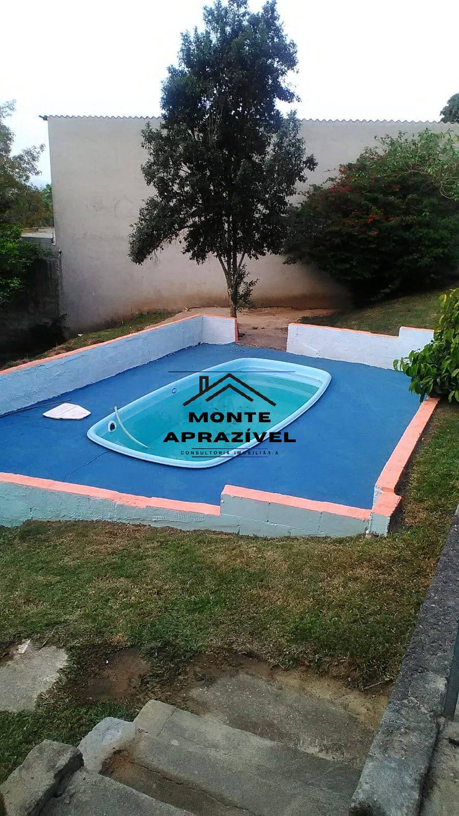 VENDE-SE LINDA CHÁCARA EM SUZANO