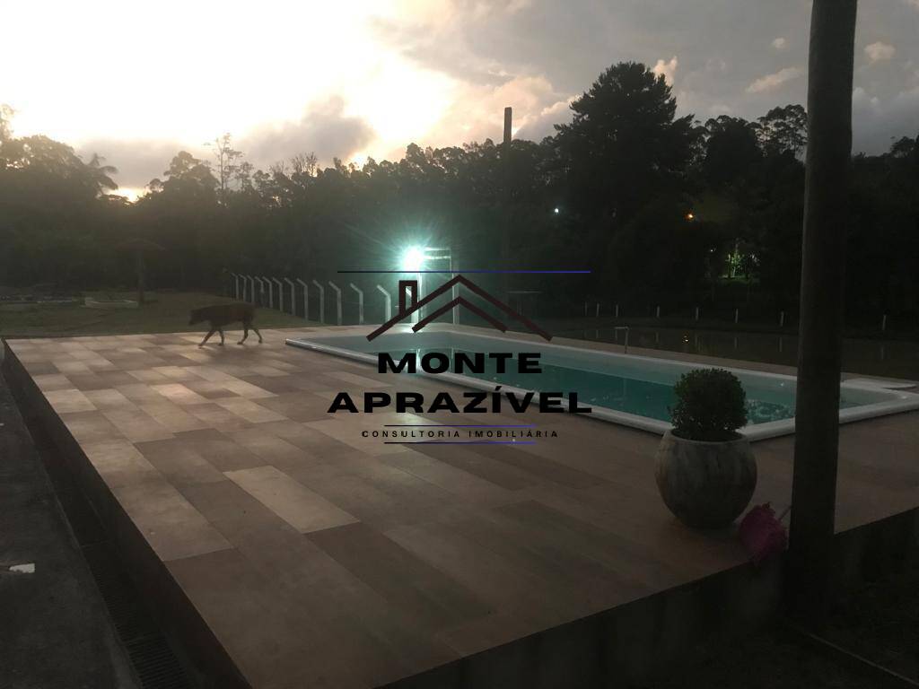 VENDE-SE LINDA CHÁCARA EM MOGI DAS CRUZES – SP
