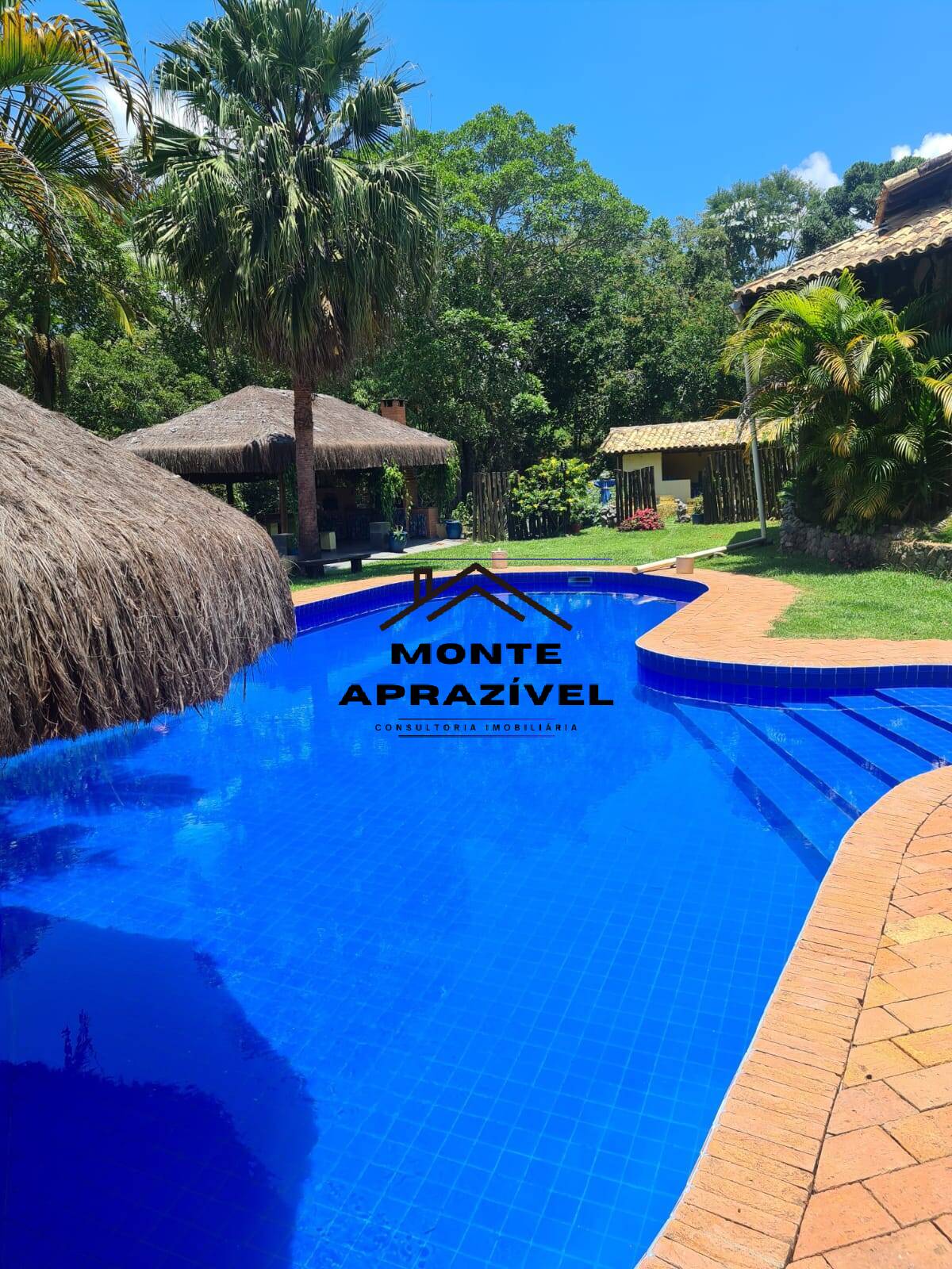 Chácara à venda com 3 quartos, 4500m² - Foto 1