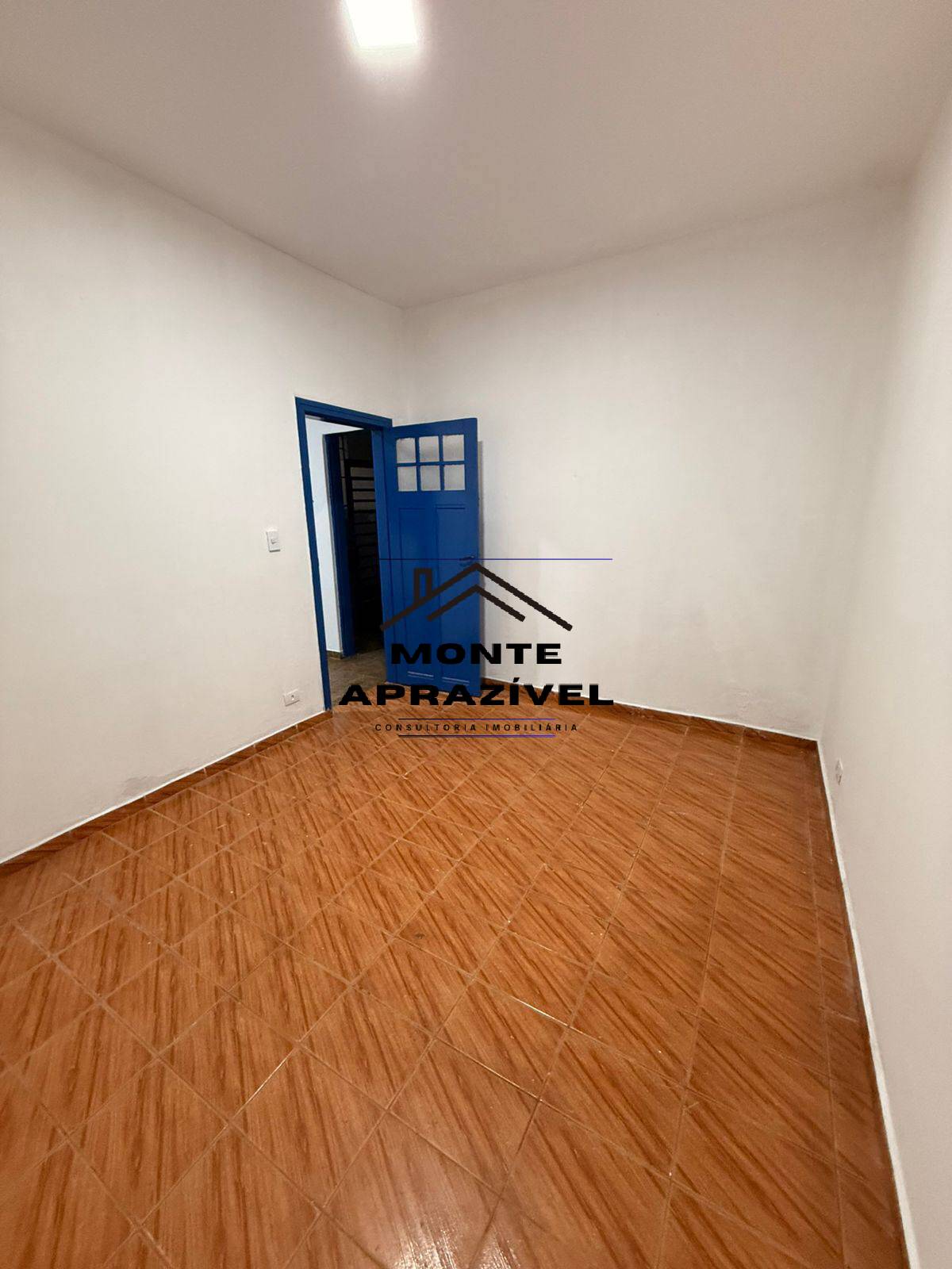Casa para alugar com 1 quarto, 120m² - Foto 8