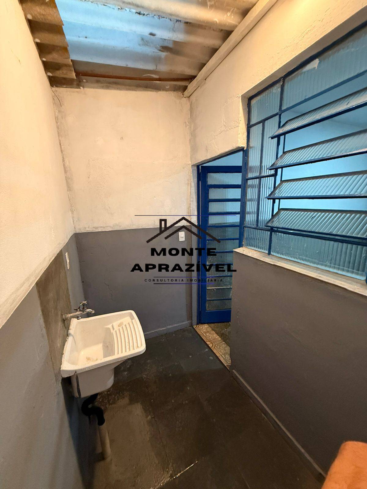 Casa para alugar com 1 quarto, 120m² - Foto 6