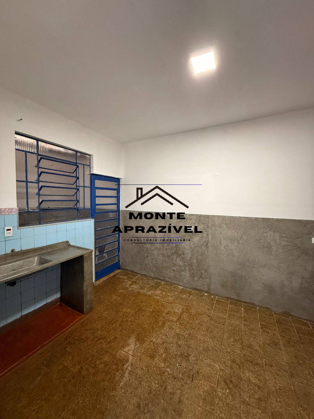 Casa para alugar com 1 quarto, 120m² - Foto 12