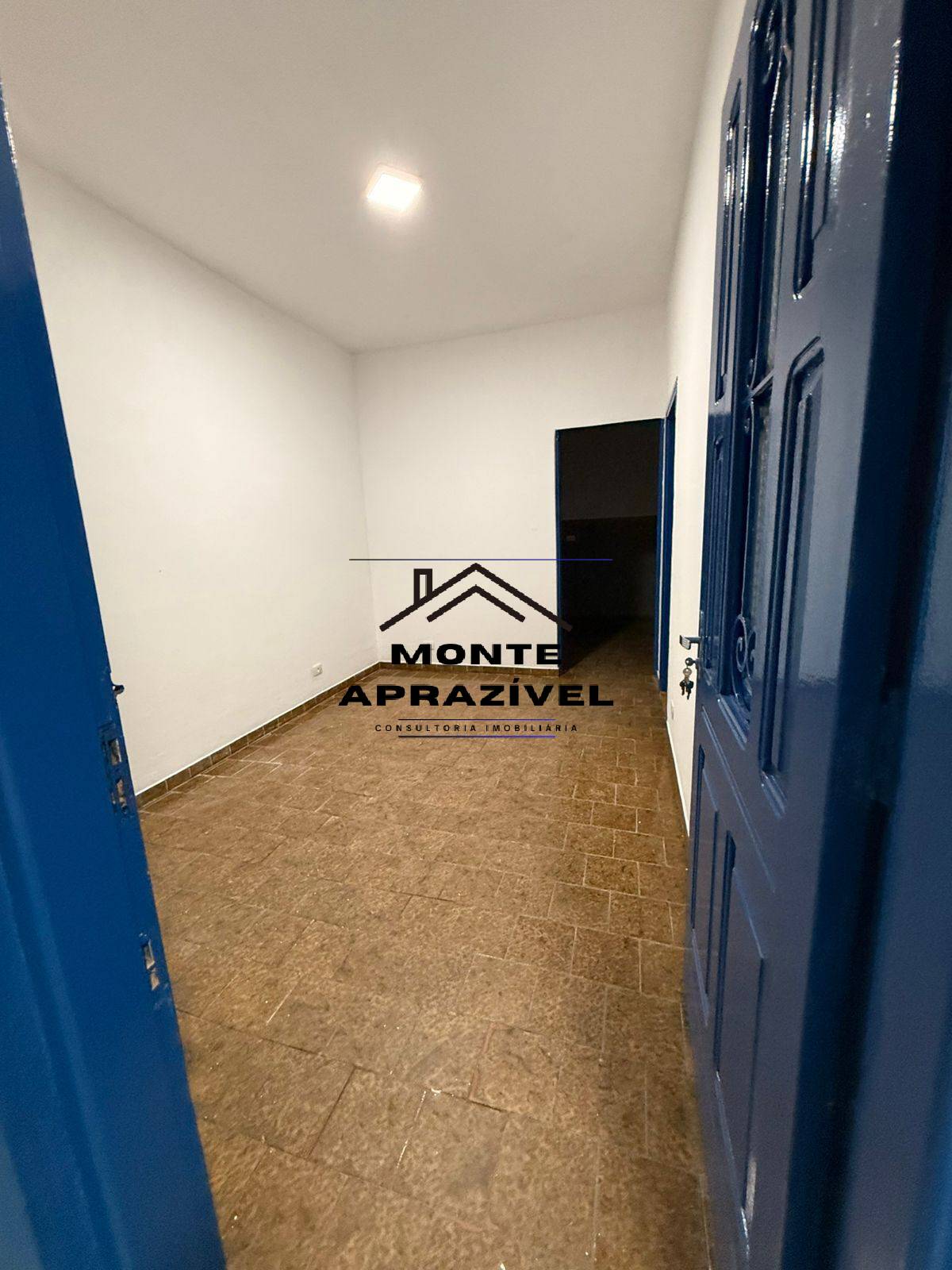Casa para alugar com 1 quarto, 120m² - Foto 11