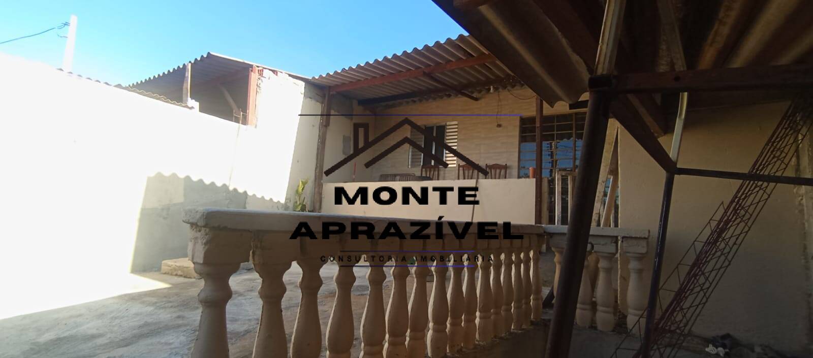 Casa à venda com 5 quartos, 167m² - Foto 2