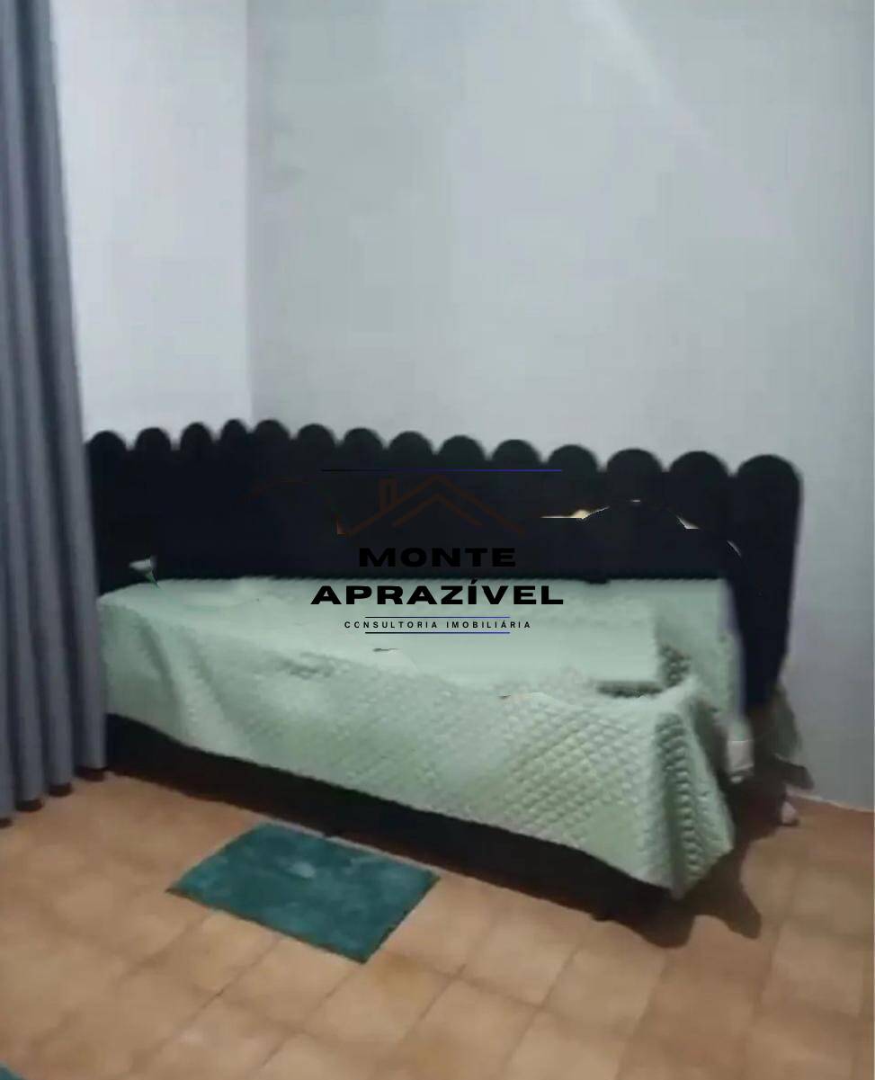 Casa à venda com 3 quartos, 230m² - Foto 2