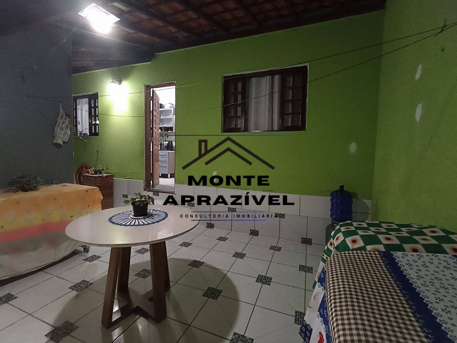Casa à venda com 4 quartos, 497m² - Foto 1