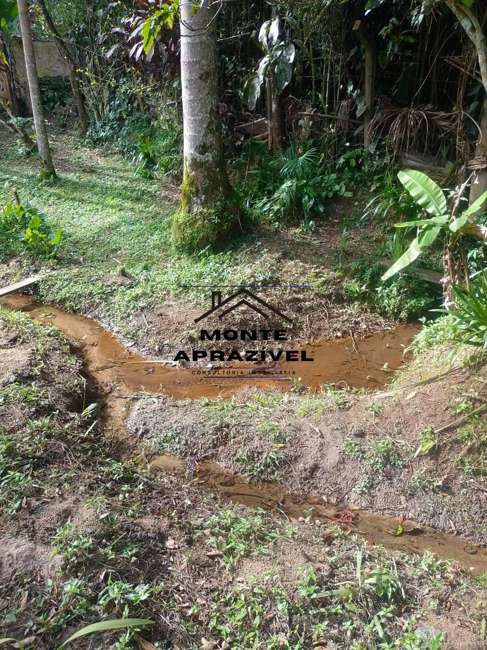 Chácara à venda com 2 quartos, 240m² - Foto 26