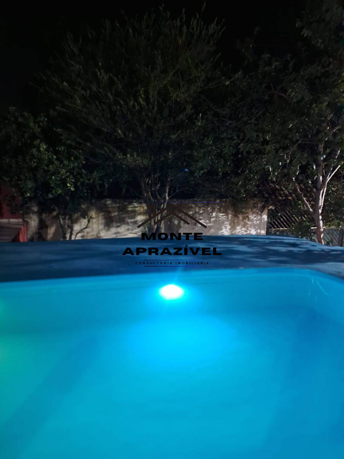 Chácara à venda com 4 quartos, 1500m² - Foto 9