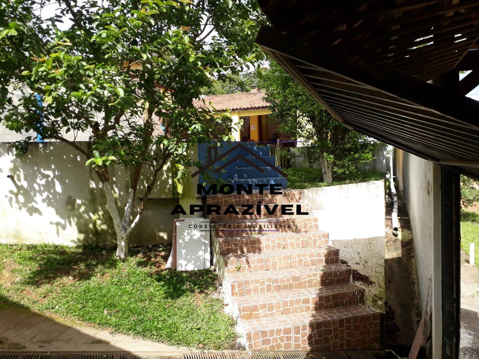 Chácara à venda com 4 quartos, 1500m² - Foto 6