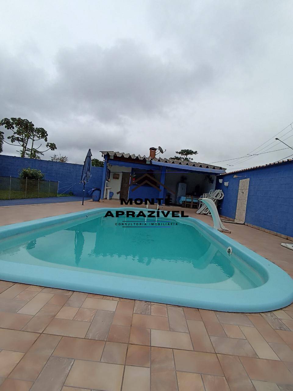 Chácara, 3 quartos, 2141 m² - Foto 1