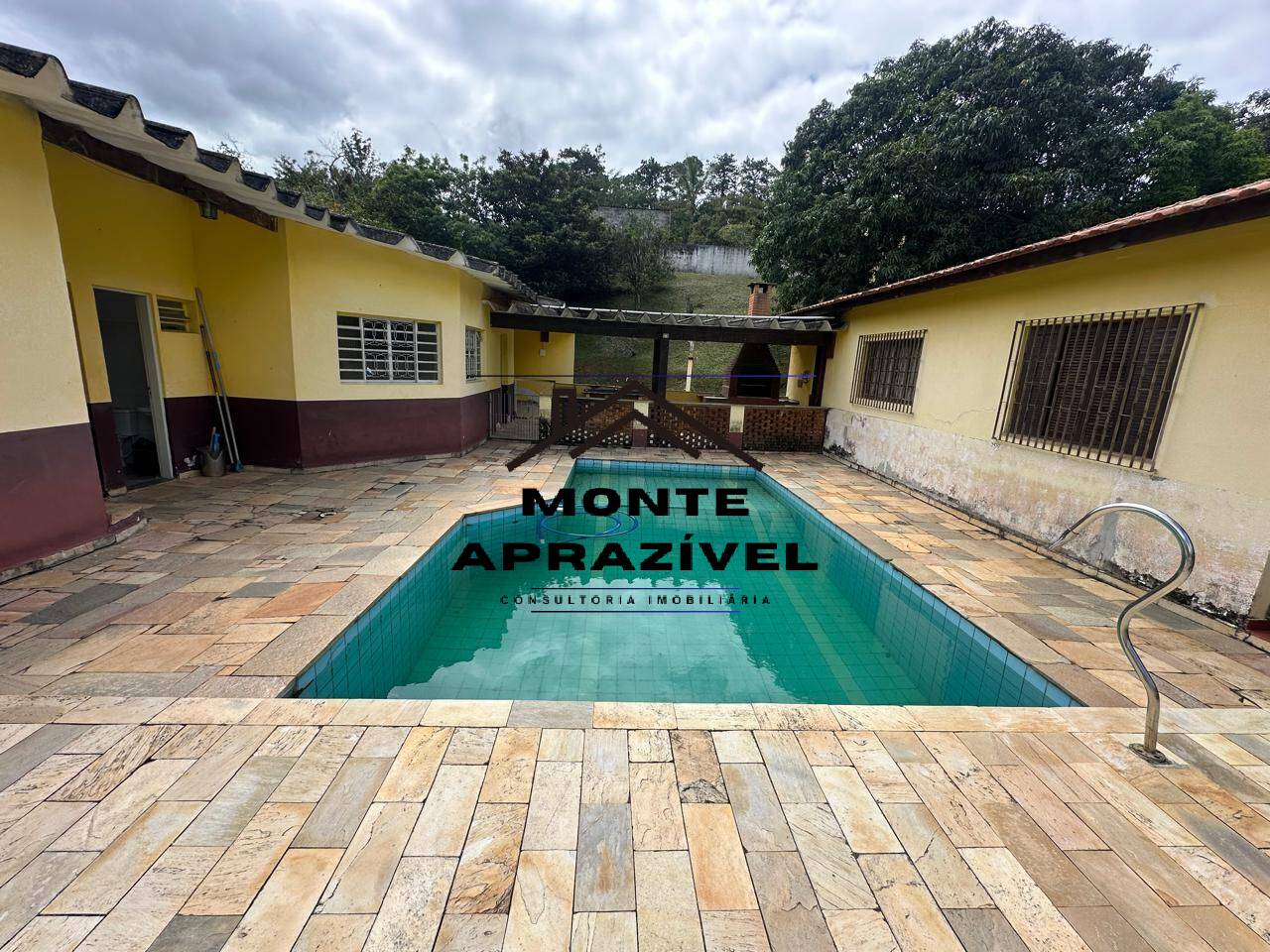 Sítio, 3 quartos, 2000 m² - Foto 1