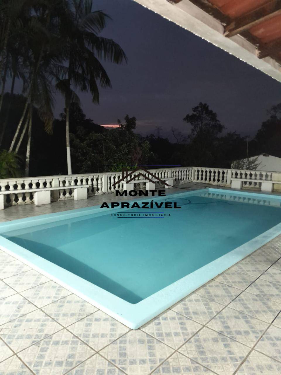 Sítio, 3 quartos, 7000 m² - Foto 1