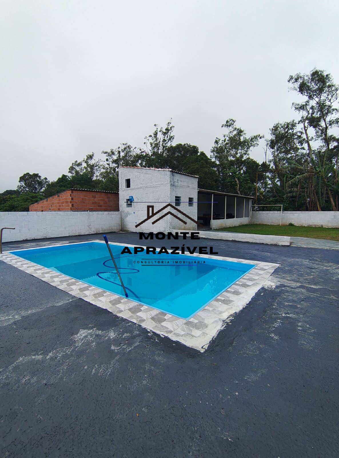 Chácara, 3 quartos, 1090 m² - Foto 2
