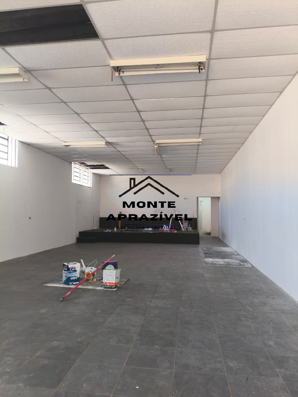 Loja-Salão, 120 m² - Foto 1