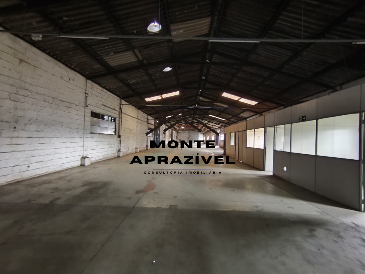 GALPÃO INDUSTRIAL/COMERCIAL PARA LOCAÇÃO – CENTRO DE PALMEIRAS, SUZANO/SP