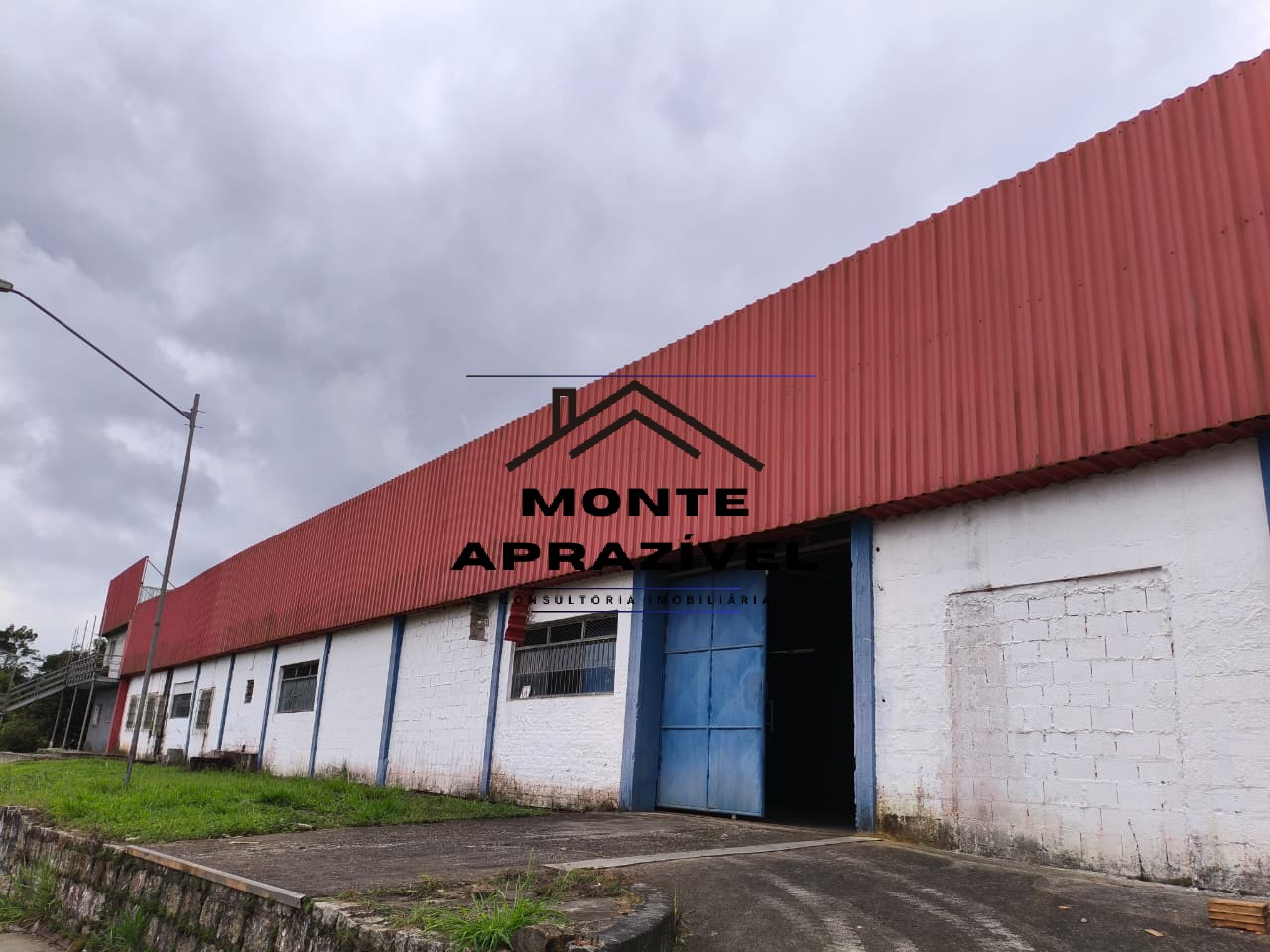 GALPÃO INDUSTRIAL/COMERCIAL PARA LOCAÇÃO – CENTRO DE PALMEIRAS, SUZANO/SP