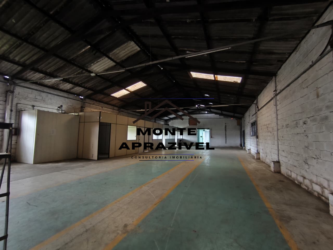 GALPÃO INDUSTRIAL/COMERCIAL PARA LOCAÇÃO – CENTRO DE PALMEIRAS, SUZANO/SP