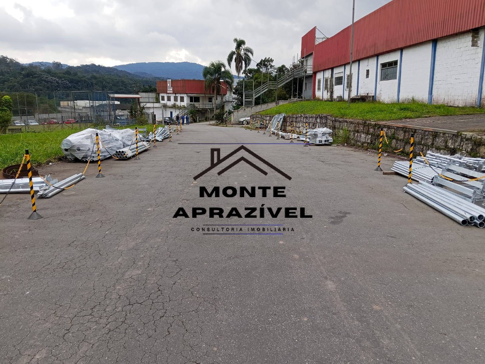 GALPÃO INDUSTRIAL/COMERCIAL PARA LOCAÇÃO – CENTRO DE PALMEIRAS, SUZANO/SP