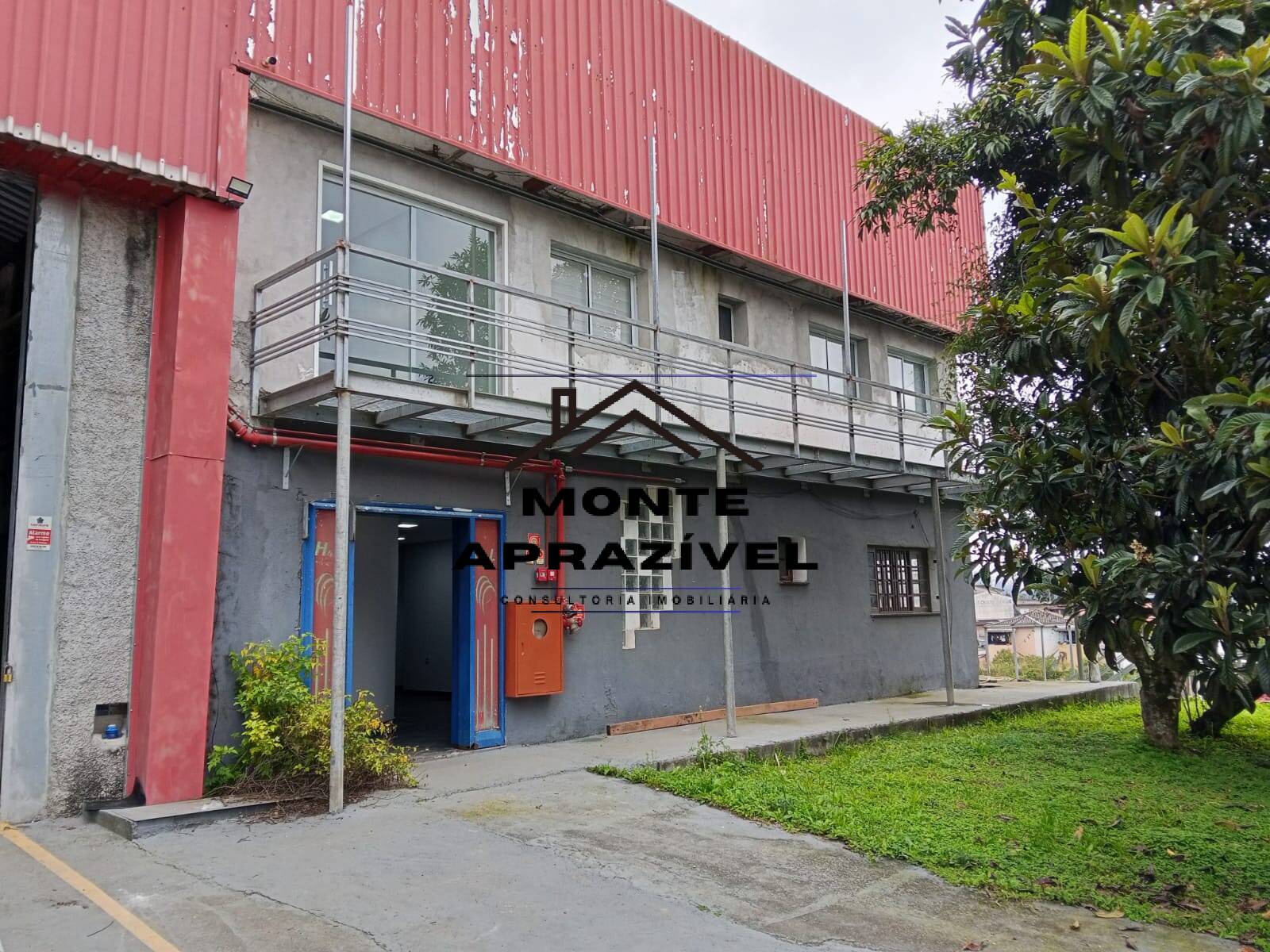 GALPÃO INDUSTRIAL/COMERCIAL PARA LOCAÇÃO – CENTRO DE PALMEIRAS, SUZANO/SP