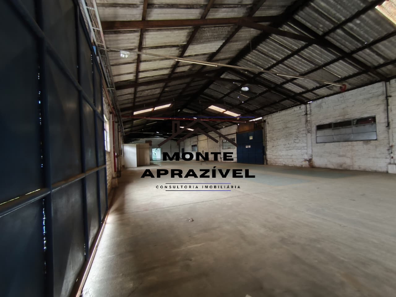 GALPÃO INDUSTRIAL/COMERCIAL PARA LOCAÇÃO – CENTRO DE PALMEIRAS, SUZANO/SP