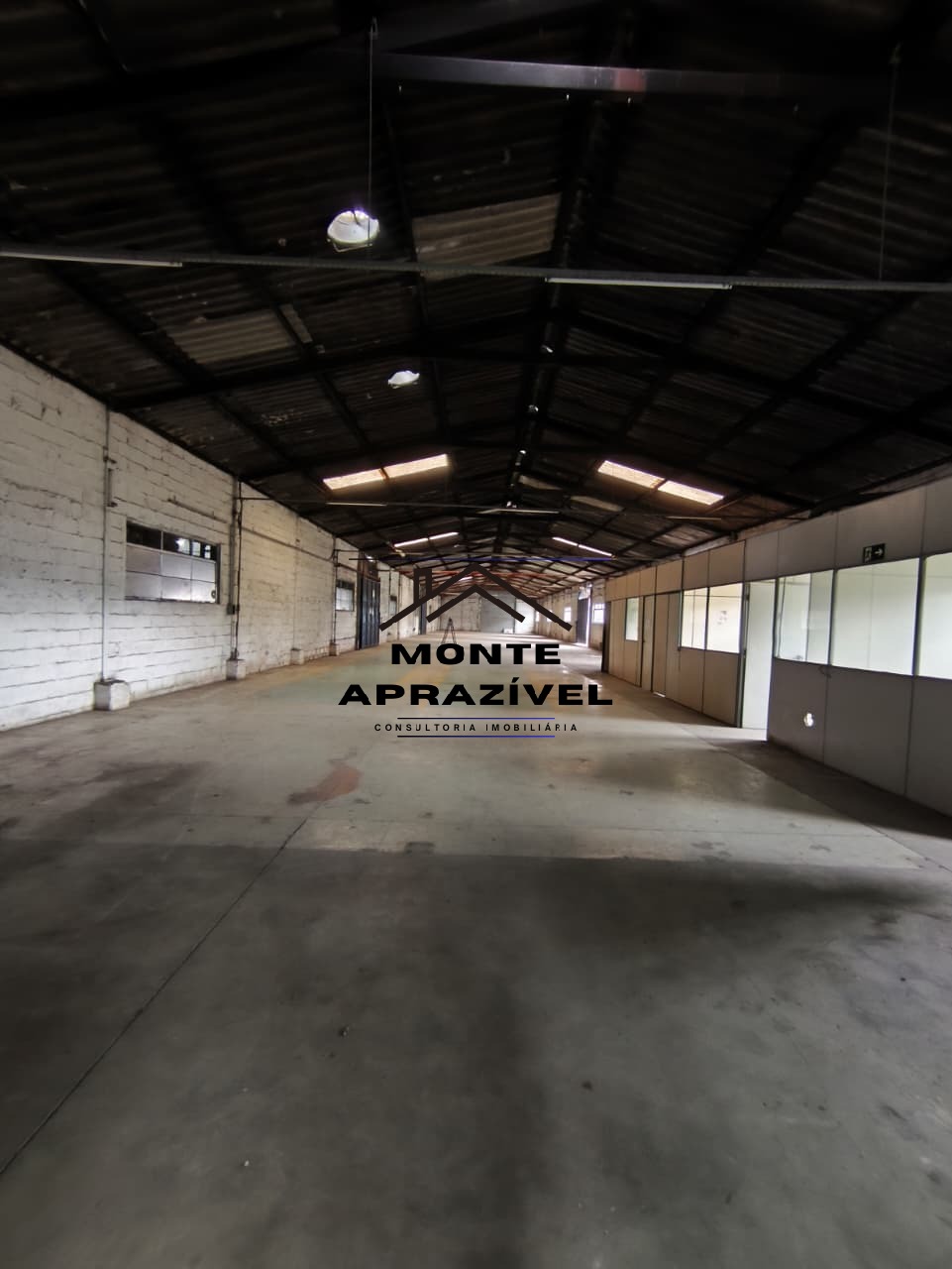 GALPÃO INDUSTRIAL/COMERCIAL PARA LOCAÇÃO – CENTRO DE PALMEIRAS, SUZANO/SP