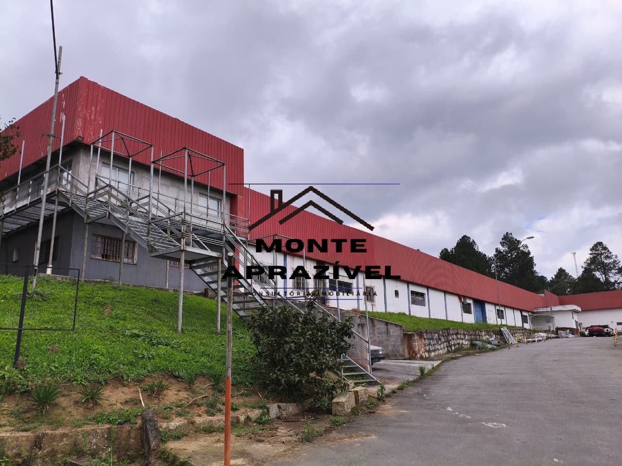 GALPÃO INDUSTRIAL/COMERCIAL PARA LOCAÇÃO – CENTRO DE PALMEIRAS, SUZANO/SP